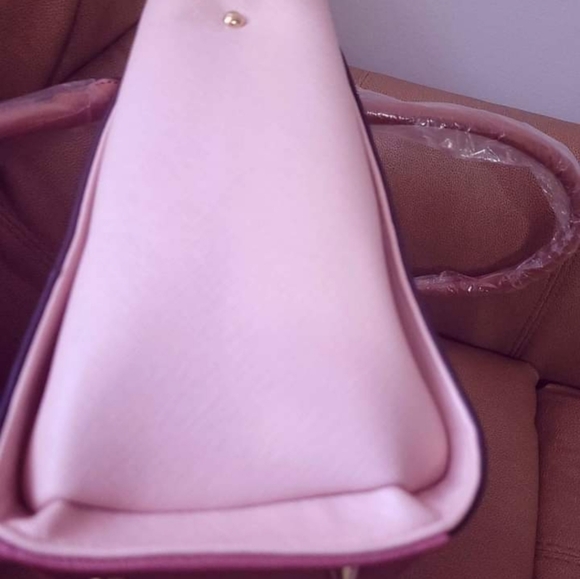 Handbag - Picture 3 of 5